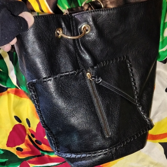 Black Shoulder Bag with Glossy Finish - Picture 6 of 8